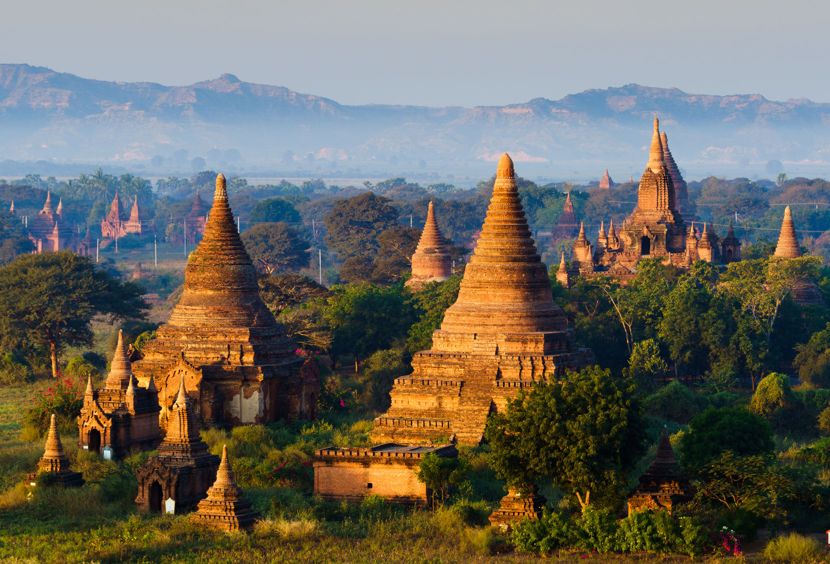 The-plains-of-Bagan-Mandalay-Myanmar.jpg